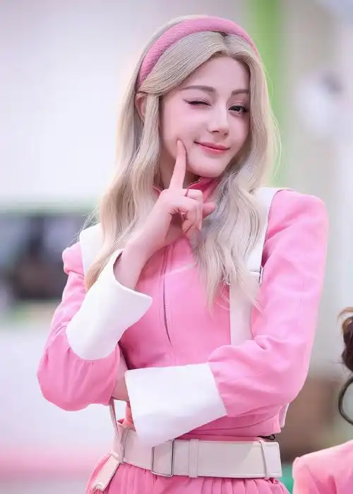 迪丽热巴生日头像