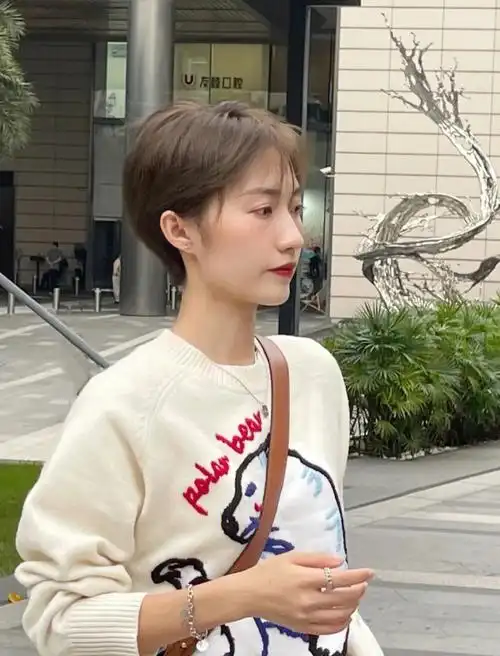 超短发女生超短发