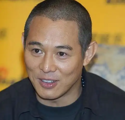 功夫巨星李连杰提前立好遗嘱不立碑不办丧事树葬海葬都可以