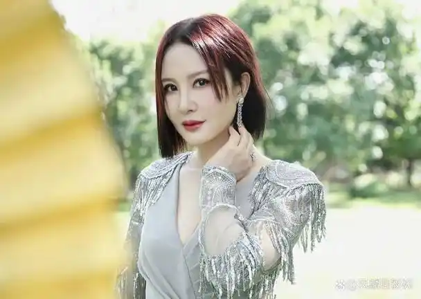 一个叫陶红,另一个叫陶虹