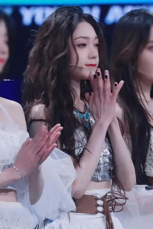 硬糖少女异域风造型##希林娜依高金曲青春