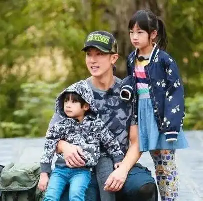 演员吴尊,老婆是问姐夫要来的,结婚18年浪漫依旧