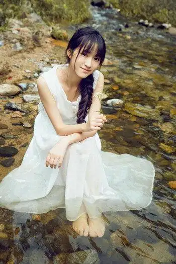 我们的少年时代新来的转学生唐缇是什么人物又是为何转学来月亮岛的呢