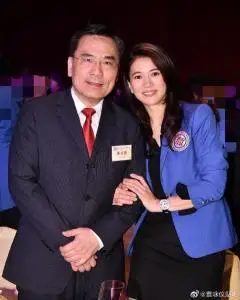 编辑香港同胞陈瑞球家族(11)石鉴辉家族(4)大英帝国勋章"司令勋章"