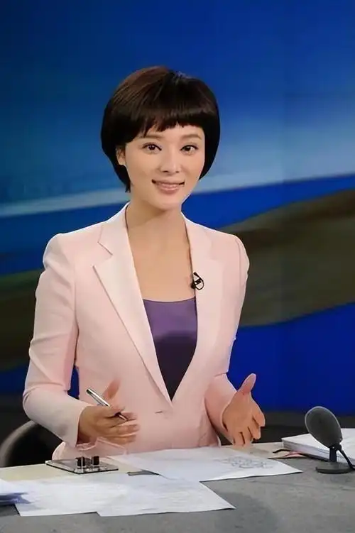 回顾胡蝶不顾一切嫁给大12岁名导婚后生下一儿一女幸福美满