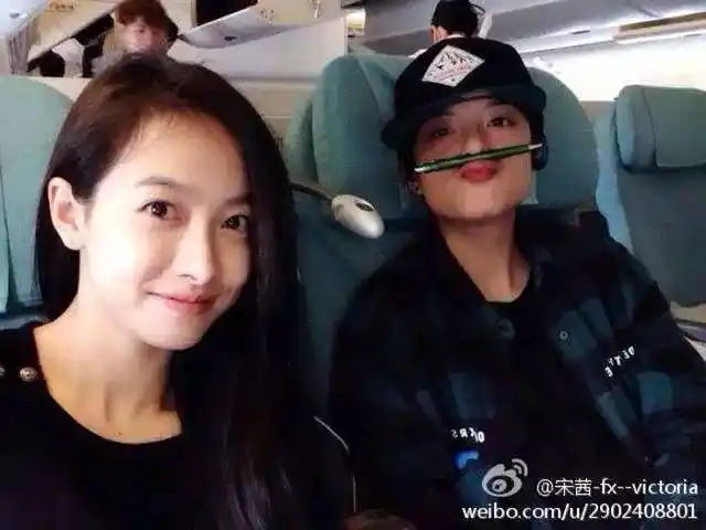 fx刘逸云一年后终于想起微博密码来找宋茜姐姐吧