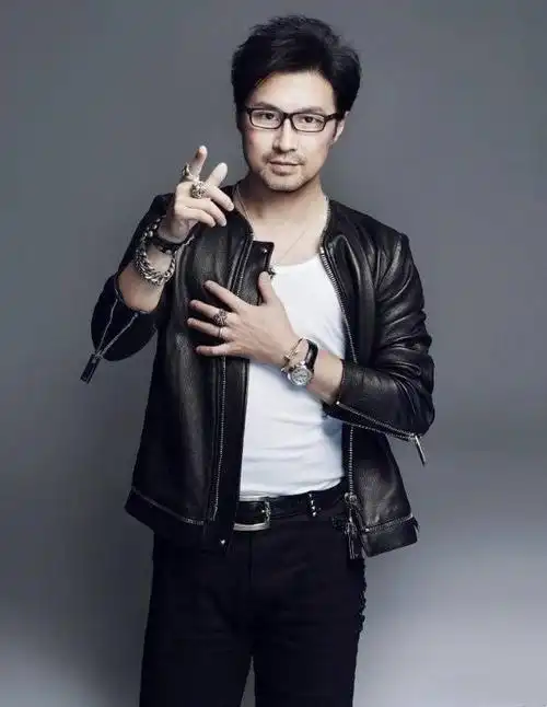 回顾汪峰情史混乱和章子怡结婚后扭转口碑如今又为何深陷争议