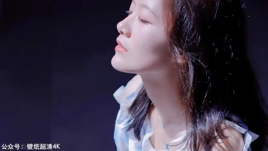 温婉清丽少女迷人抖音上的各种潮图壁纸