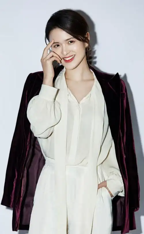 程玥《四川新闻联播》,《1800新闻现场》主播用新闻与世界互动,用行动