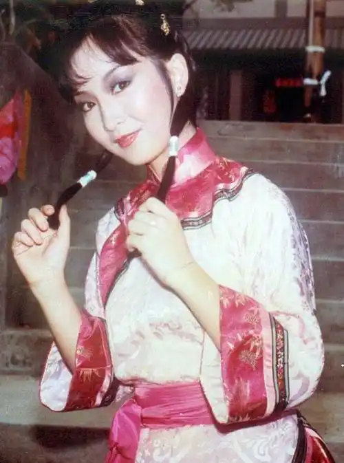 tvb电视巨星-黄杏秀《十三妹》