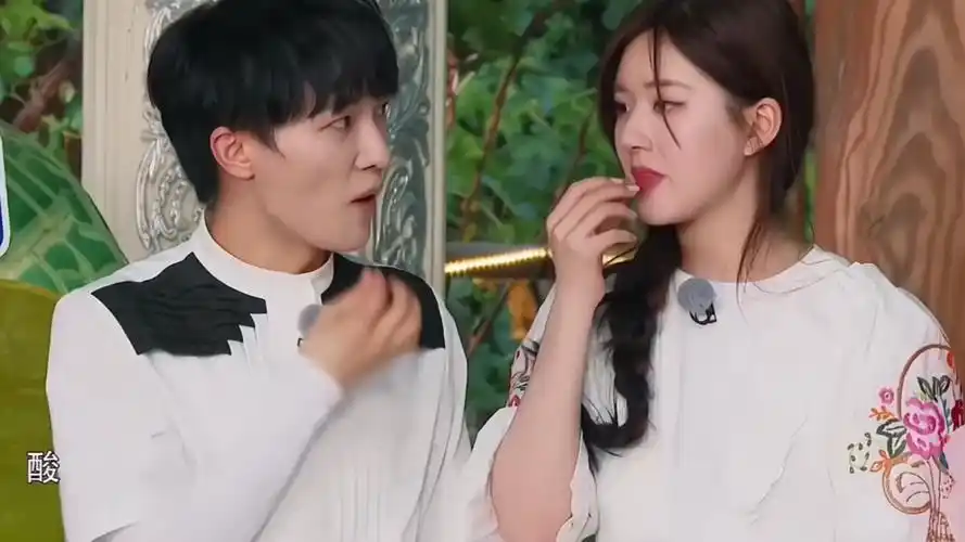 周深和赵露思这两个人是什么小可爱!_哔哩哔哩_bilibili