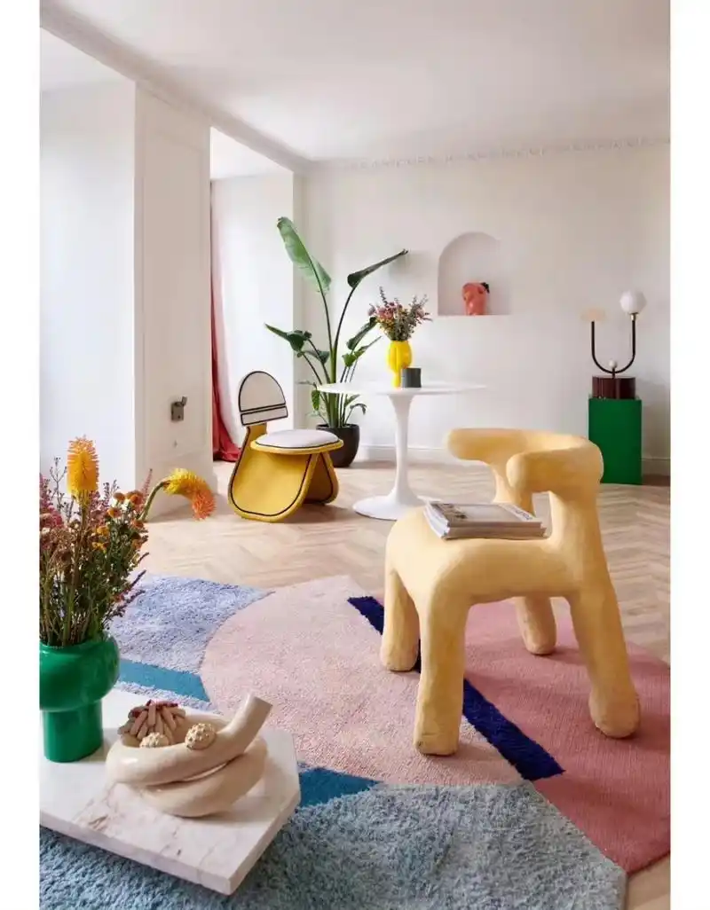 揭秘孟菲斯色彩 会搭配高明度,高饱和度的色彩,红,黄,蓝 等,形成一种