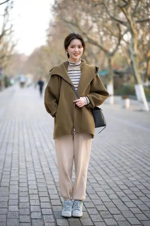 杭州的美女还挺多的,看素人小姐姐们的照片,感觉气质都挺好