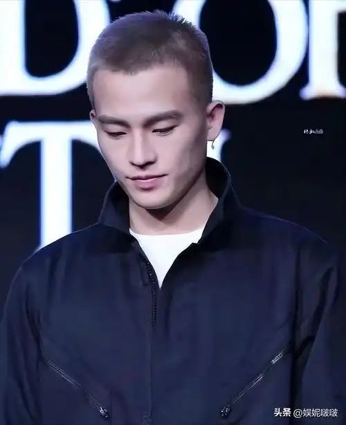 张不开嘴就别演!欧豪吃"馒头",让观众看清"假吃"有多离谱