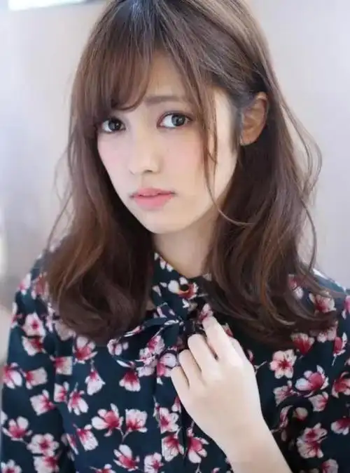 30一40岁女人减龄发型女人30到40岁适合什么发型