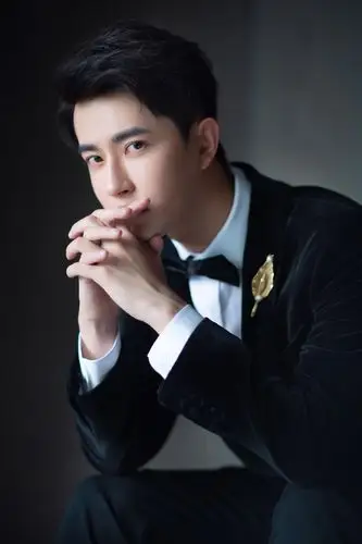 男明星搜索排行榜男神肖战高居榜首这是有多少女孩再搜他