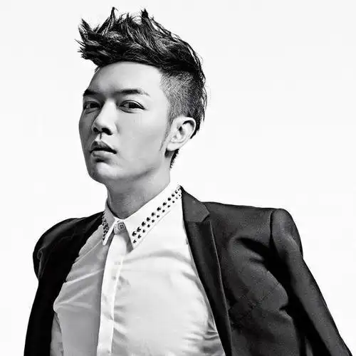 不懂怎麼抓头发?男友们!「吹澎,分线,喷定型」简单3招抓出韩潮味