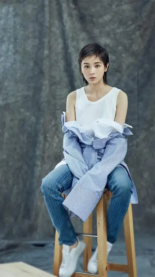 短发精灵王子文写真