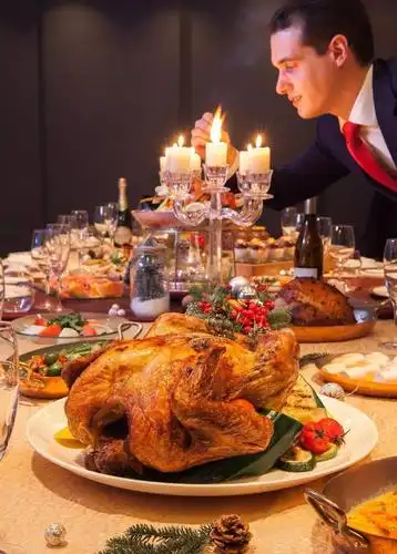 12,888元!东方明珠旁的圣诞豪华晚宴菜单出炉,全城仅2桌!