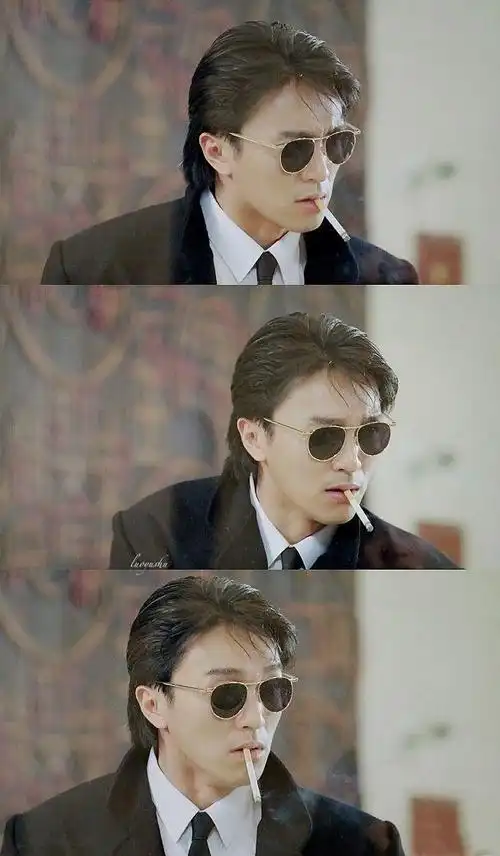 周星驰黑长直照片真"婀娜"!星爷扮女人正面照在这里_白晶晶_男人_身材