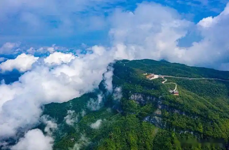 献礼建军节,汉中龙头山对这些人员免门票!_优惠_景区_建议