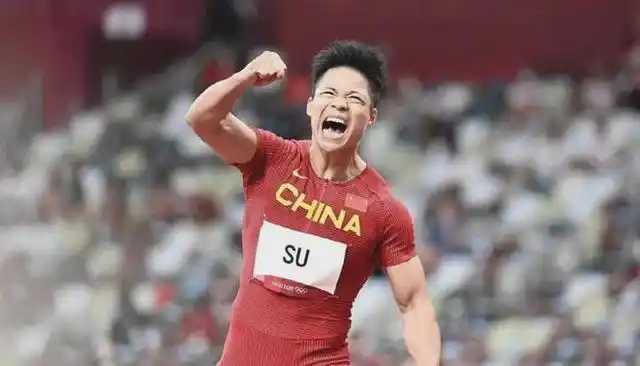9秒98!百米飞人苏炳添两创奇迹,打开亚洲人的极限