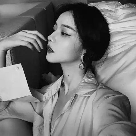 qq头像女生超拽霸气冷酷黑白 霸气头像图片大全 -【爱个性】