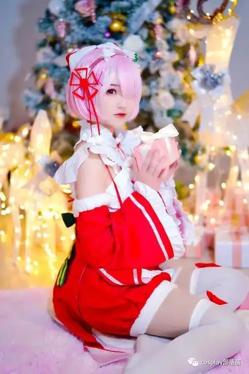 cos拉姆蕾姆cos正片精心准备了礼物