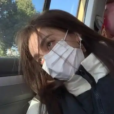 高清简单成熟低调的头像女生图片