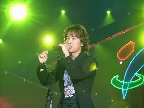 8年后邰正宵再度孝感演出,更显年轻时尚