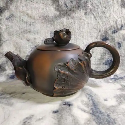 建水紫陶★哥特式的雕塑壶★名家:马琳