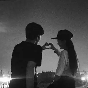 悲伤的情侣头像黑白情侣头像黑白高冷伤心