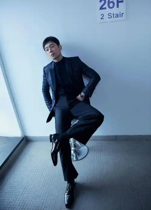 朱亚文《在一起》发布会 演绎抗疫医生直言曾拍到"腿软"