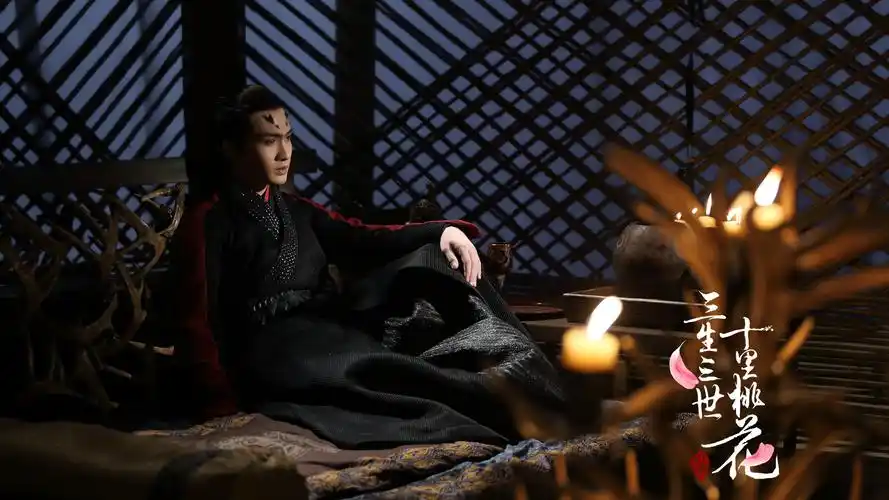 张彬彬 饰 离镜