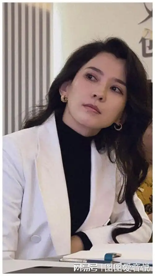 "迷倒"汪峰的李巧,到底有什么魅力?看完私生活照,秒懂