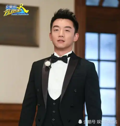 《跑男》郑恺帮相亲的美女导演,不再喜欢胖子,竟爱上这个男神