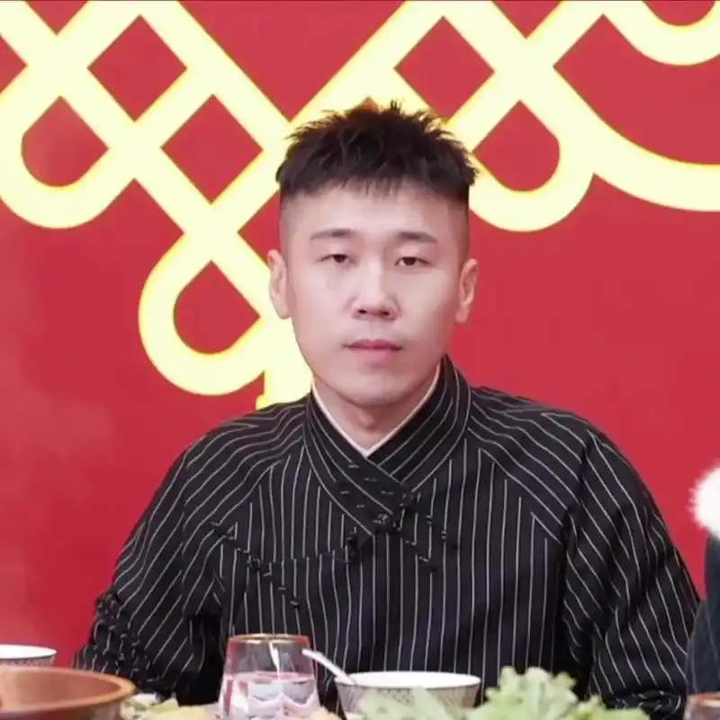 杨九郎 恍如隔世,恍如梦醒,有多久没见你身着这身大褂,似前 - 抖音