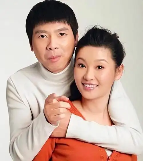 冯小刚曾经在某节目中这样评价过徐帆:我看见她的第一眼,就知道,徐帆