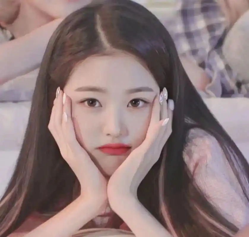 6015张小圆izone时期的头像真的好甜9506 	    	 每日一更