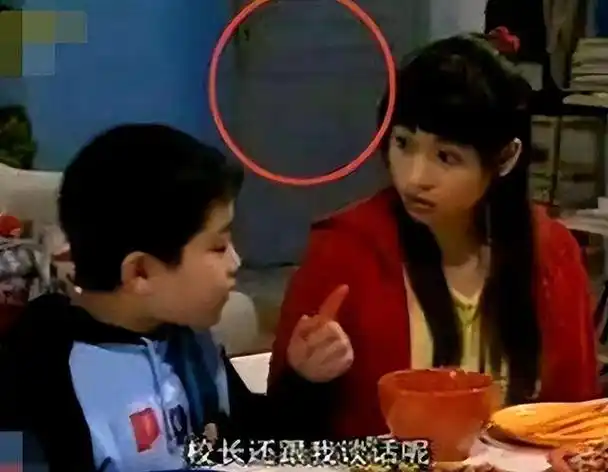 纪实《家有儿女》穿帮镜头,连三岁小孩都骗不过,简直不忍直视