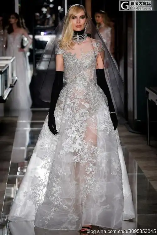 2017纽约婚纱周不知道世界上能有几个女子能穿上如此昂贵的钻石婚纱