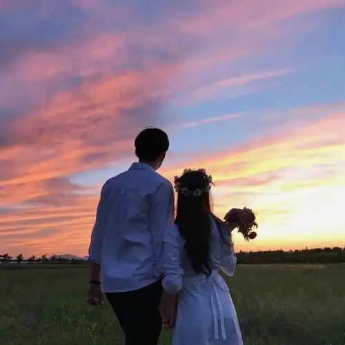 无论身处在那个地方你都可以来个背影情侣照.