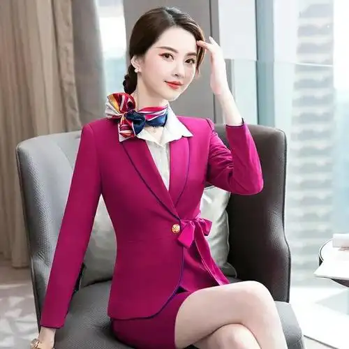 川航空姐英姿时尚潮流气质出众