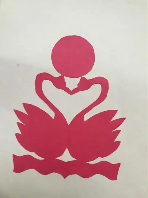 简单的三年级数学关键素养二-轴对称图形创意剪纸比赛-五年级下数学课