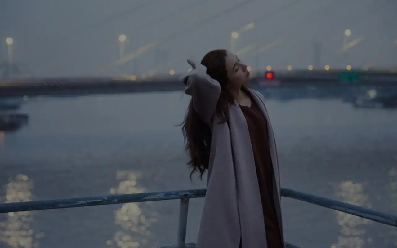 高颜值美女唯美意境写真桌面壁纸