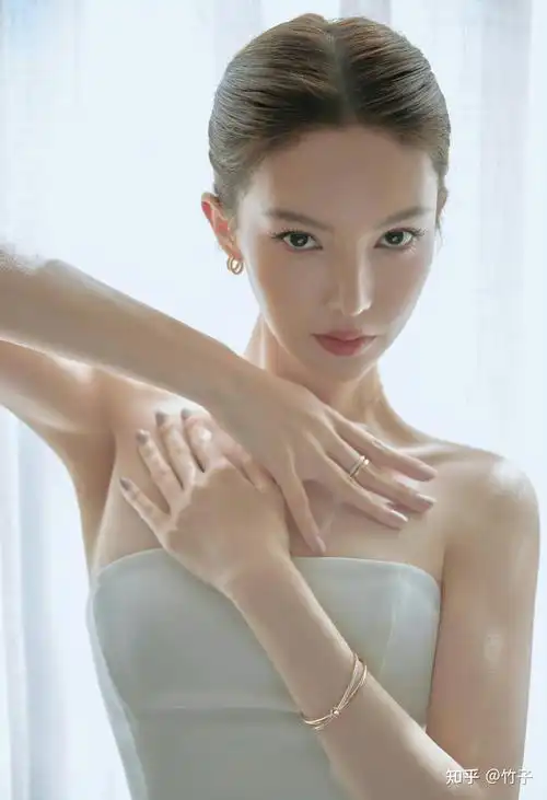 金晨最新美照大放送,皎皎白月柔柔其美金晨大美人好漂亮啊! - 知乎