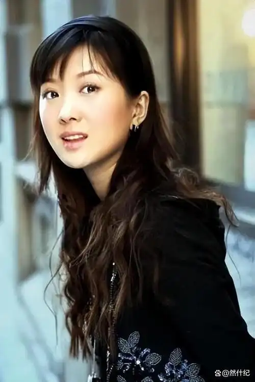 娱乐圈最低调富二代王阳,40岁娶小妻子后才爆红:我老婆旺夫!