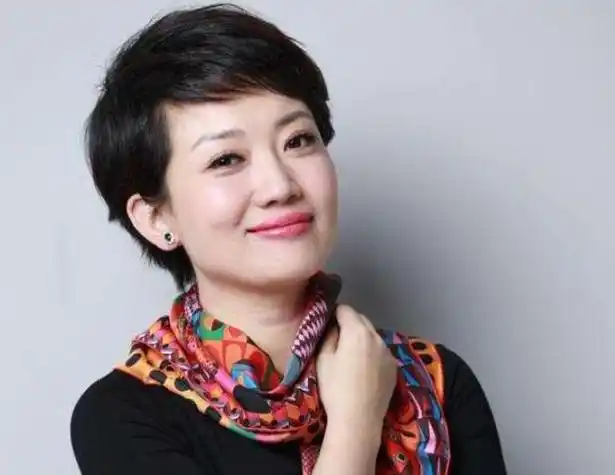 央视主持人王端端那么漂亮,才华也出众,居然没人敢娶,为什么?