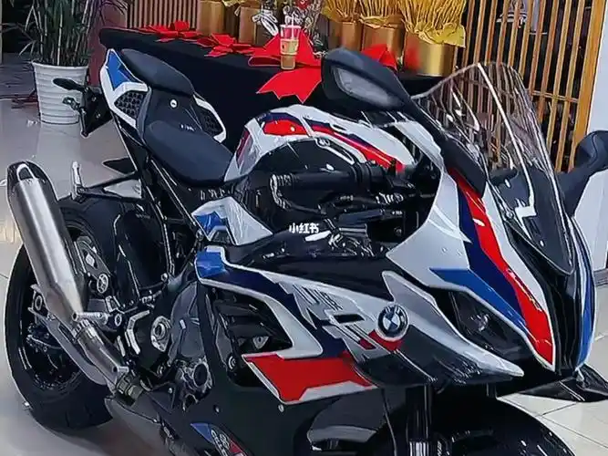 仿赛天花板bmw1000rr视频版