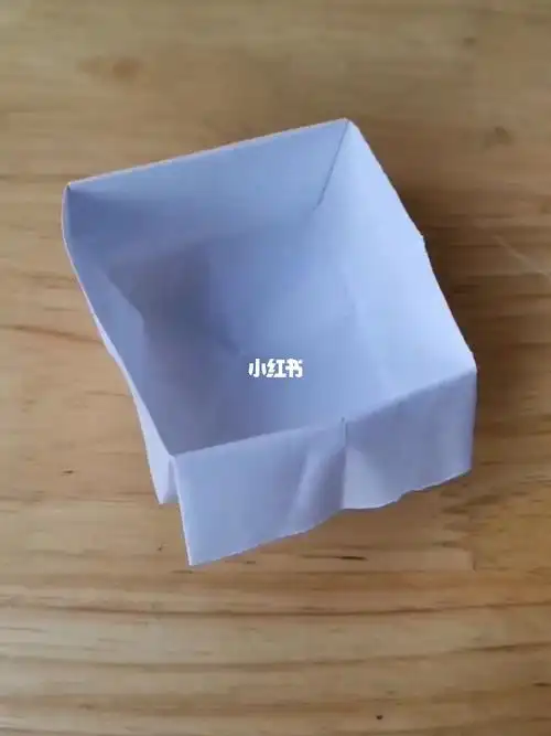 用纸折的盒子